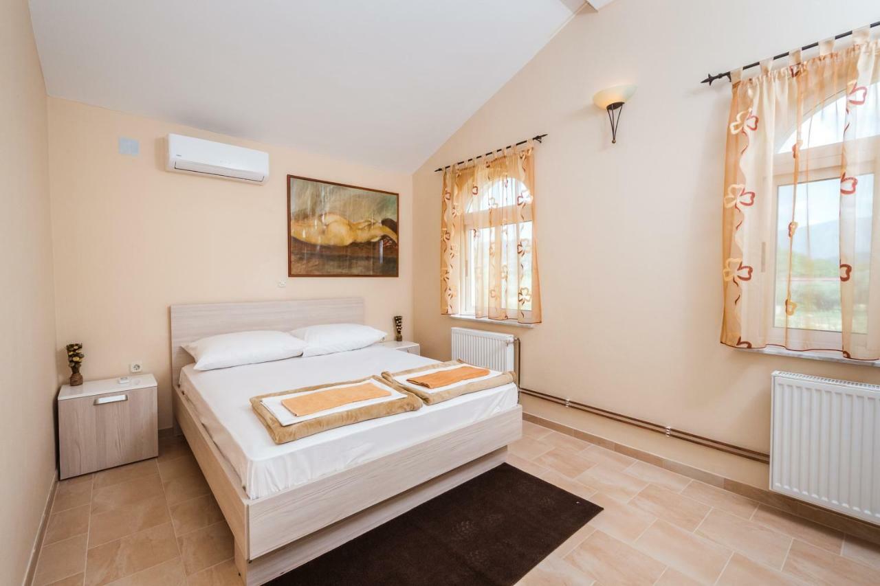 Villa Usce *
